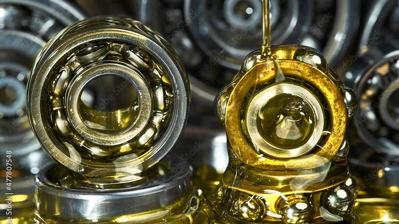 润滑脂加注后处理：清理多余脂，保持设备清洁与运行效率